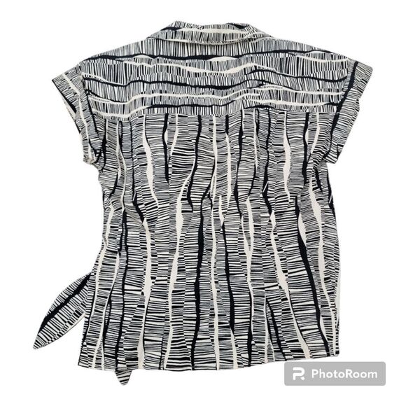 Nine West Structured Utility Wrap Blouse Short Sleeve Cream & Black Size XS - Picture 4 of 8